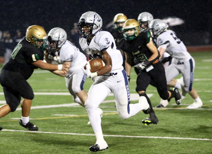 a Jesuit Lake Oswego football Oregon November 3 2023 Dan Brood 39